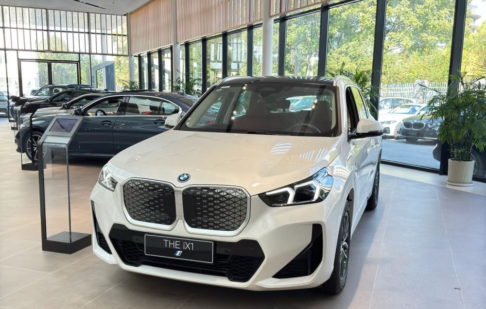 BMW iX1