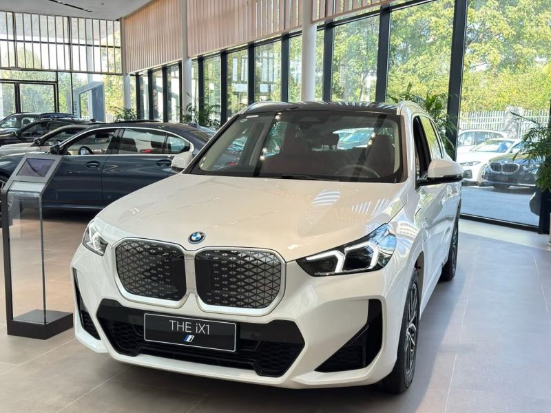 BMW iX1