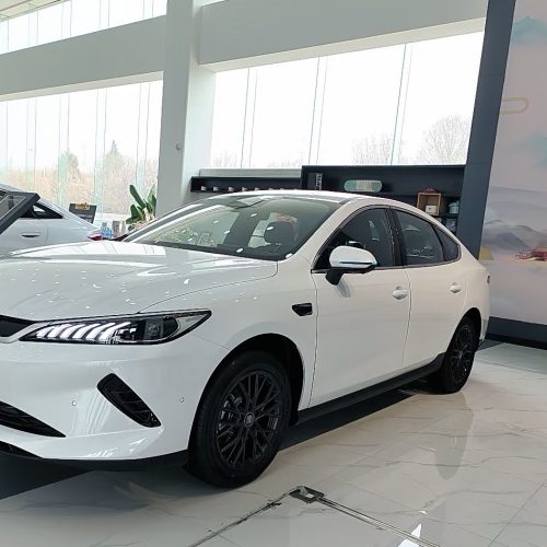 BYD Qin Plus EV 57,6 kWh (136 л.с.) leading