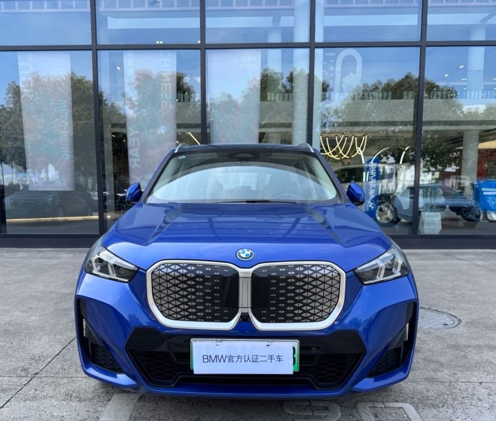 BMW iX1
