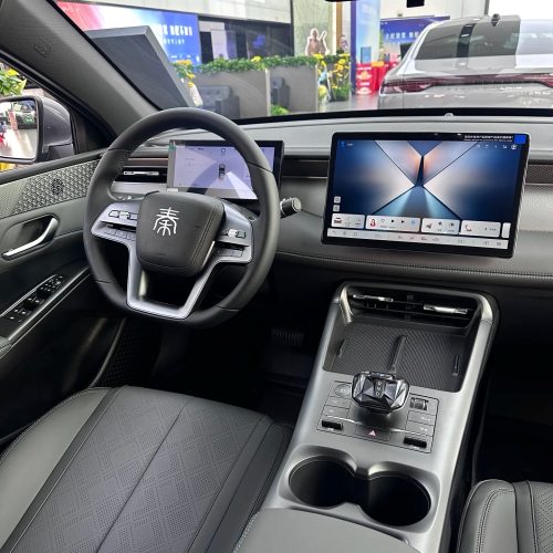 BYD Qin Plus EV 57,6 kWh (136 л.с.) leading