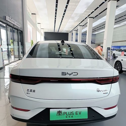 BYD Qin Plus EV 57,6 kWh (136 л.с.) leading