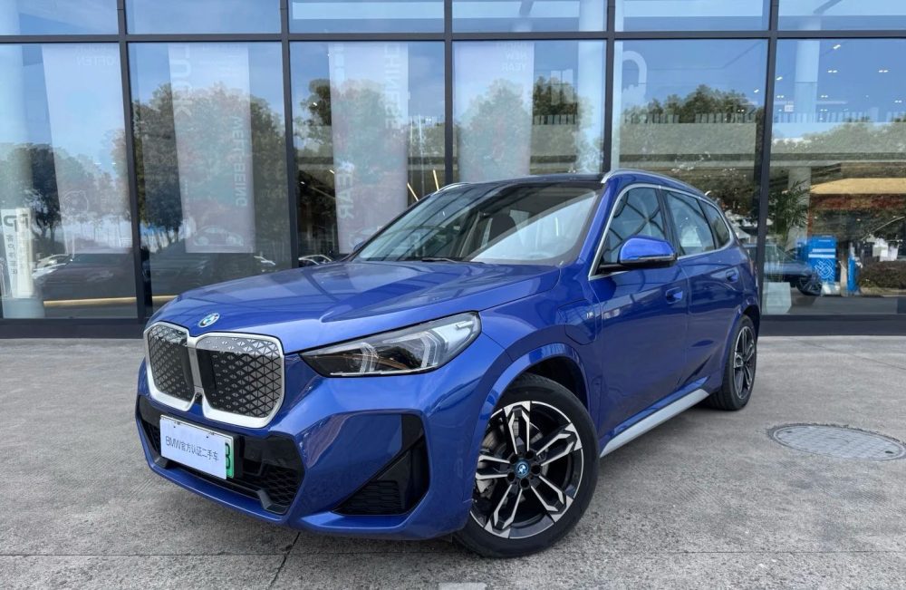 BMW iX1