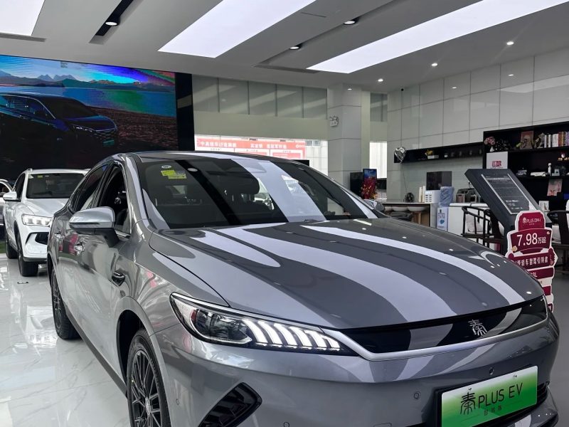 BYD Qin Plus EV 57,6 kWh (136 л.с.) leading