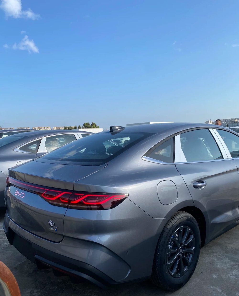 BYD Qin L EV 56.64kWh (218 л.с.) zhuoyue