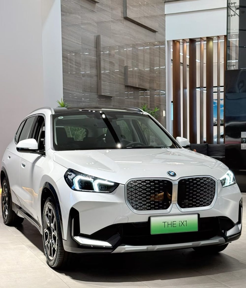 BMW iX1