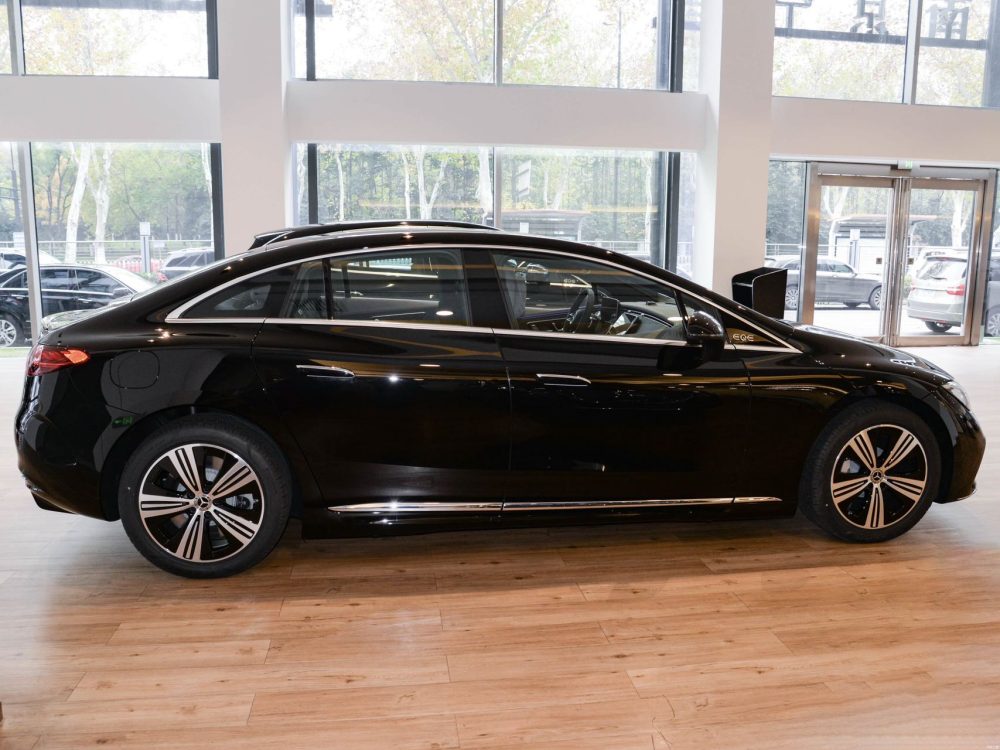 Mercedes-Benz EQE EQE 500 4Matic (408 л.с.) LUXURY